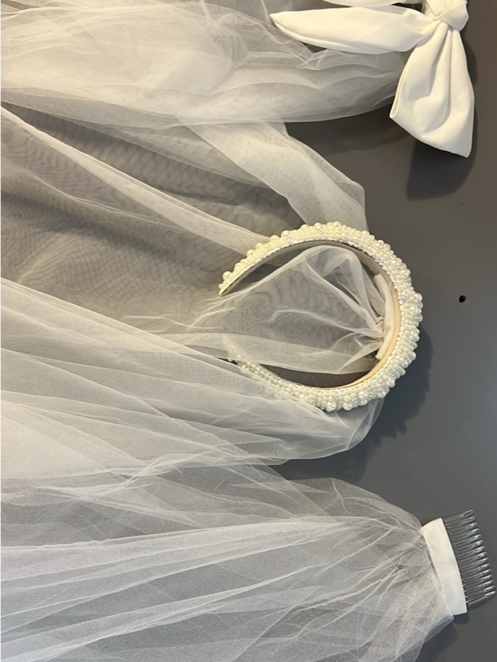 Lot of three wedding headpieces